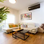 Luxury 2 Bd By Dizingof Near The Beach
