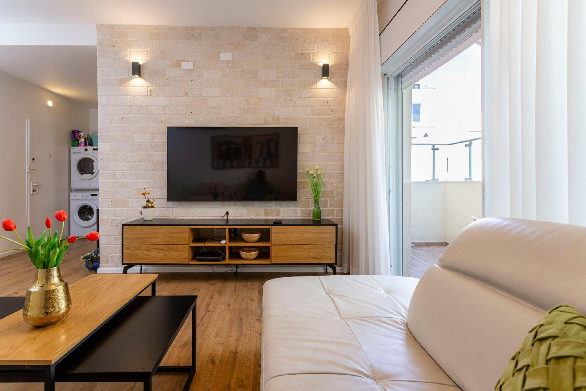 Apartment Luxury 2 Bd By Dizingof Near The *