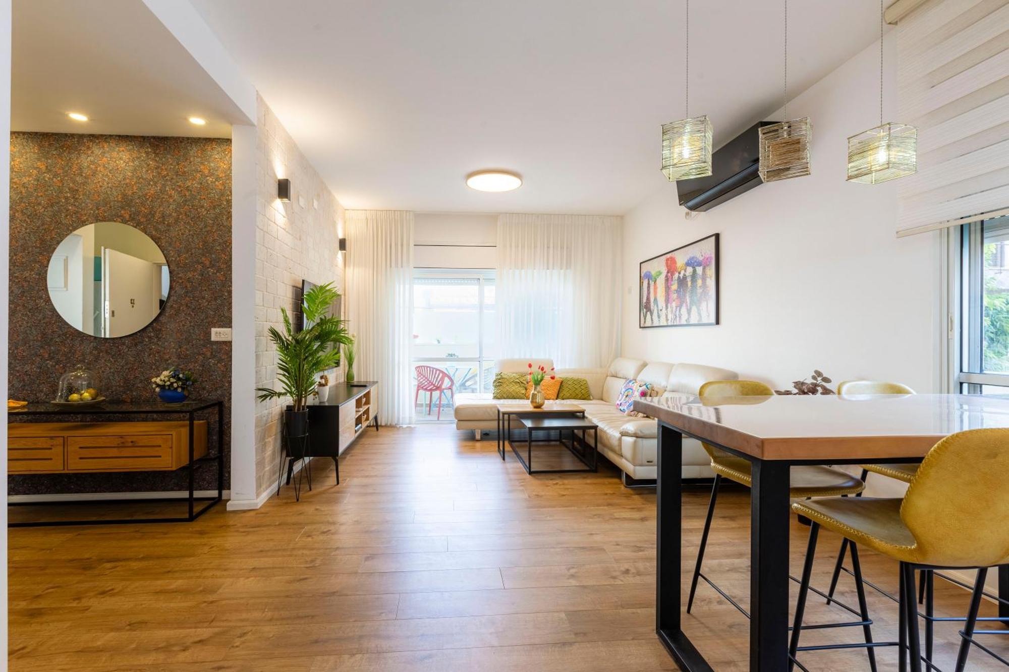 Luxury 2 Bd By Dizingof Near The *